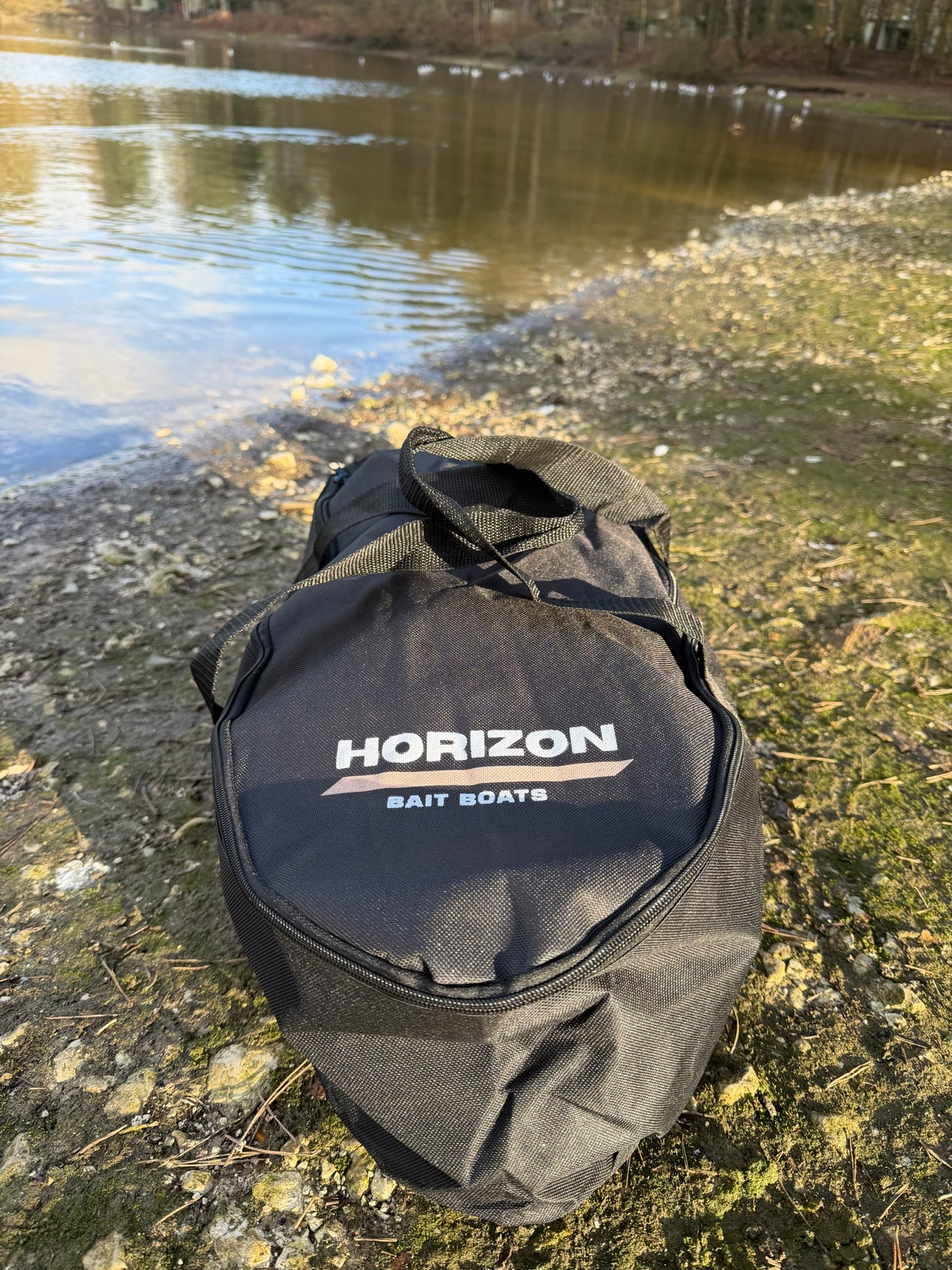 Horizon XP Bait Boat – GPS Carp Fishing Bait Boat with Autopilot, Bait Spreader and Sonar Mount