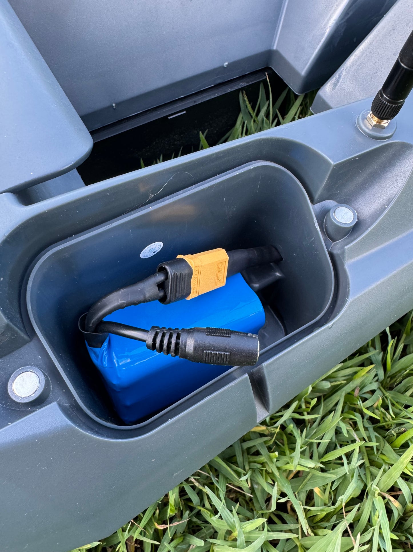 Spare Battery Pack for Horizon X Bait Boat – 15600mAh Lithium-ion (12V)
