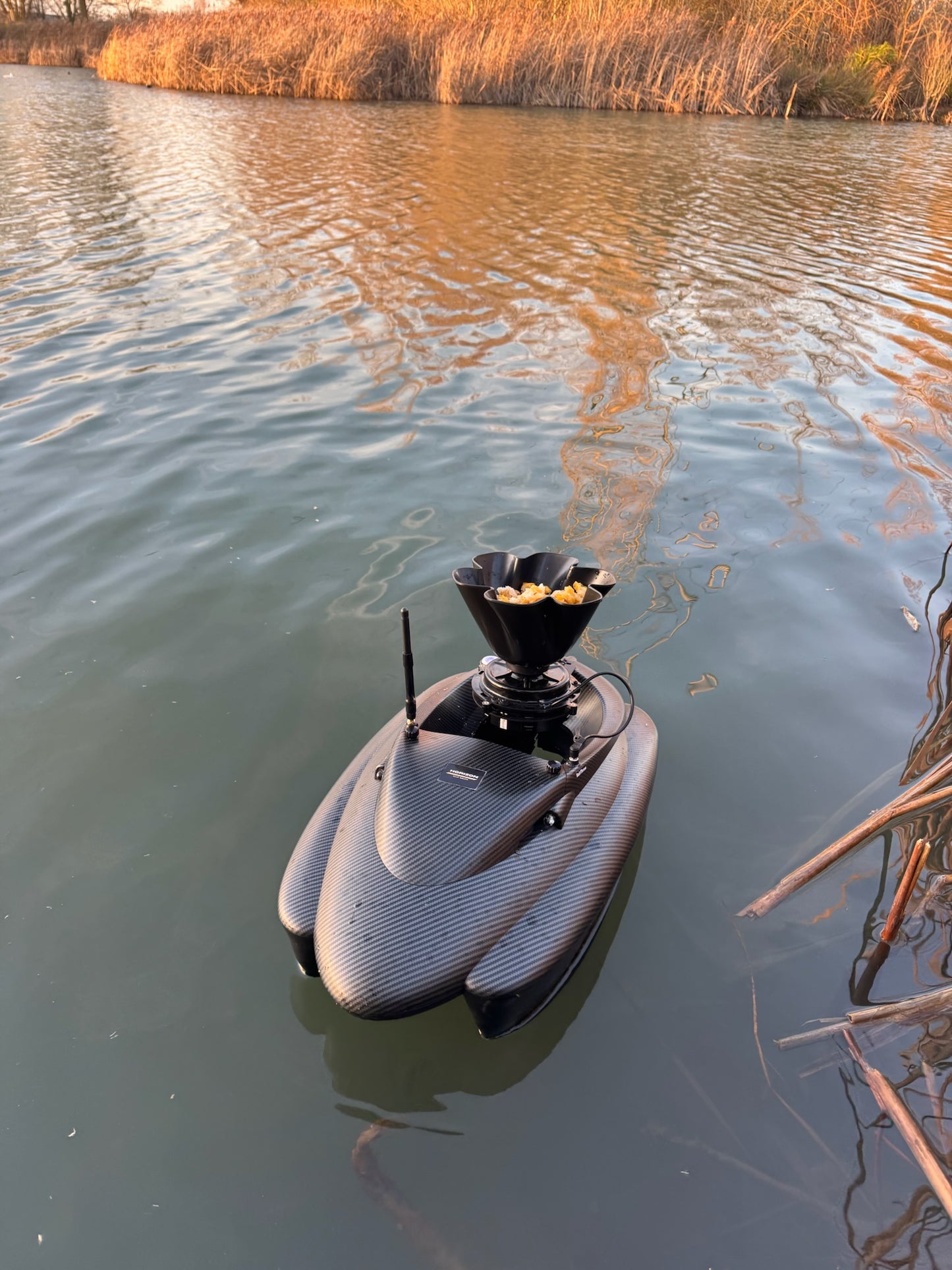 Horizon MANTA Bait Boat - GPS Autopilot, Built-in Sonar, Bait Spreader - PRE-ORDER