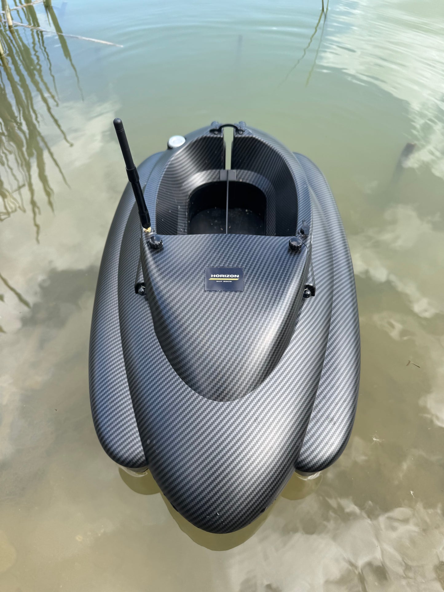 Horizon MANTA Bait Boat - GPS Autopilot, Built-in Sonar, Bait Spreader - PRE-ORDER