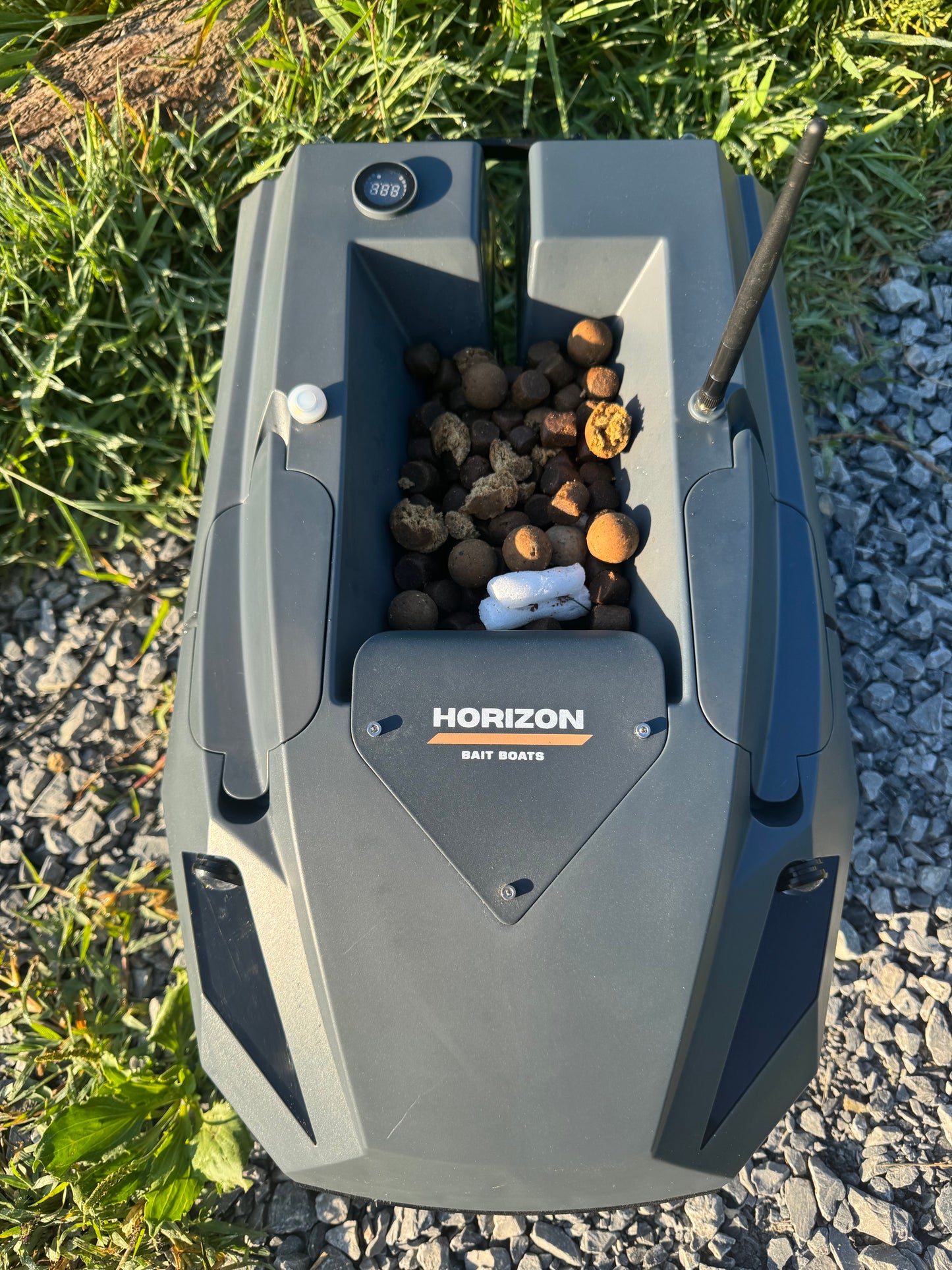 Horizon X Bait Boat – GPS Carp Fishing Bait Boat with Autopilot